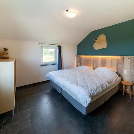 Holiday home Holiday Home In Ardennes With Valley View, Cleaning Included Houffalize